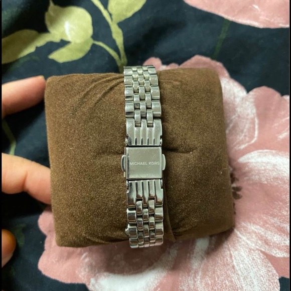 Authentic Michael Kors Silver Watch - Picture 2 of 4